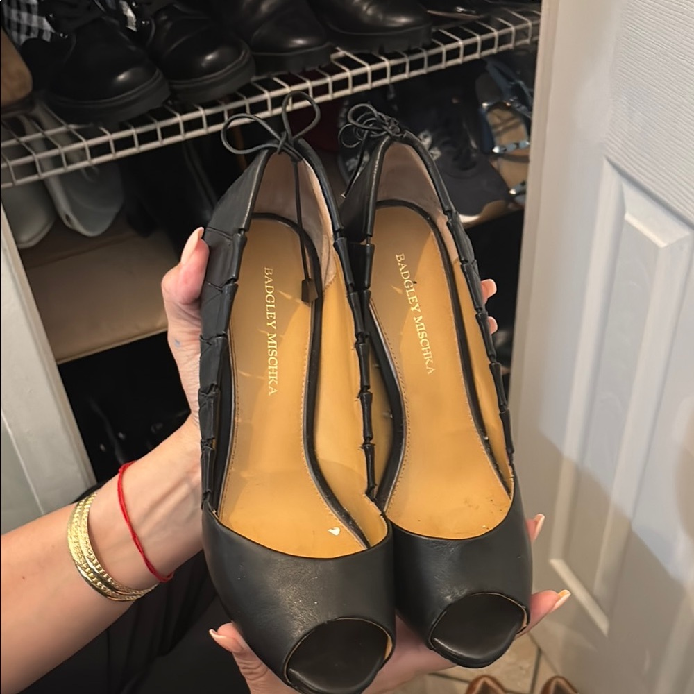 Badgley Mischka Black Heels Peep-Toe Classic